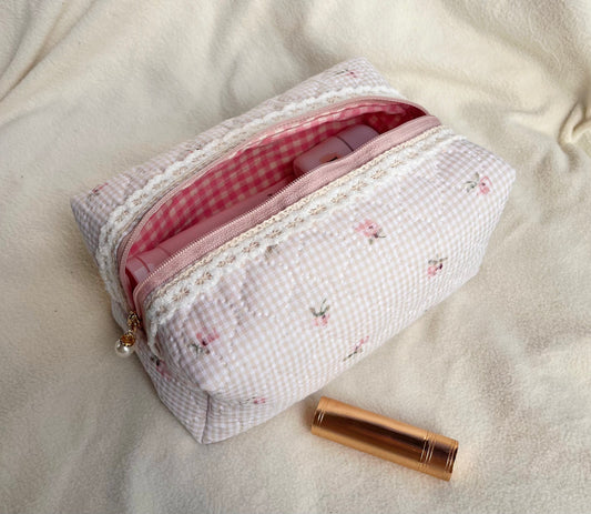 Quilted makeup bag beige fabric with pink gingham lining,Bridesmaid gift, Gift for her