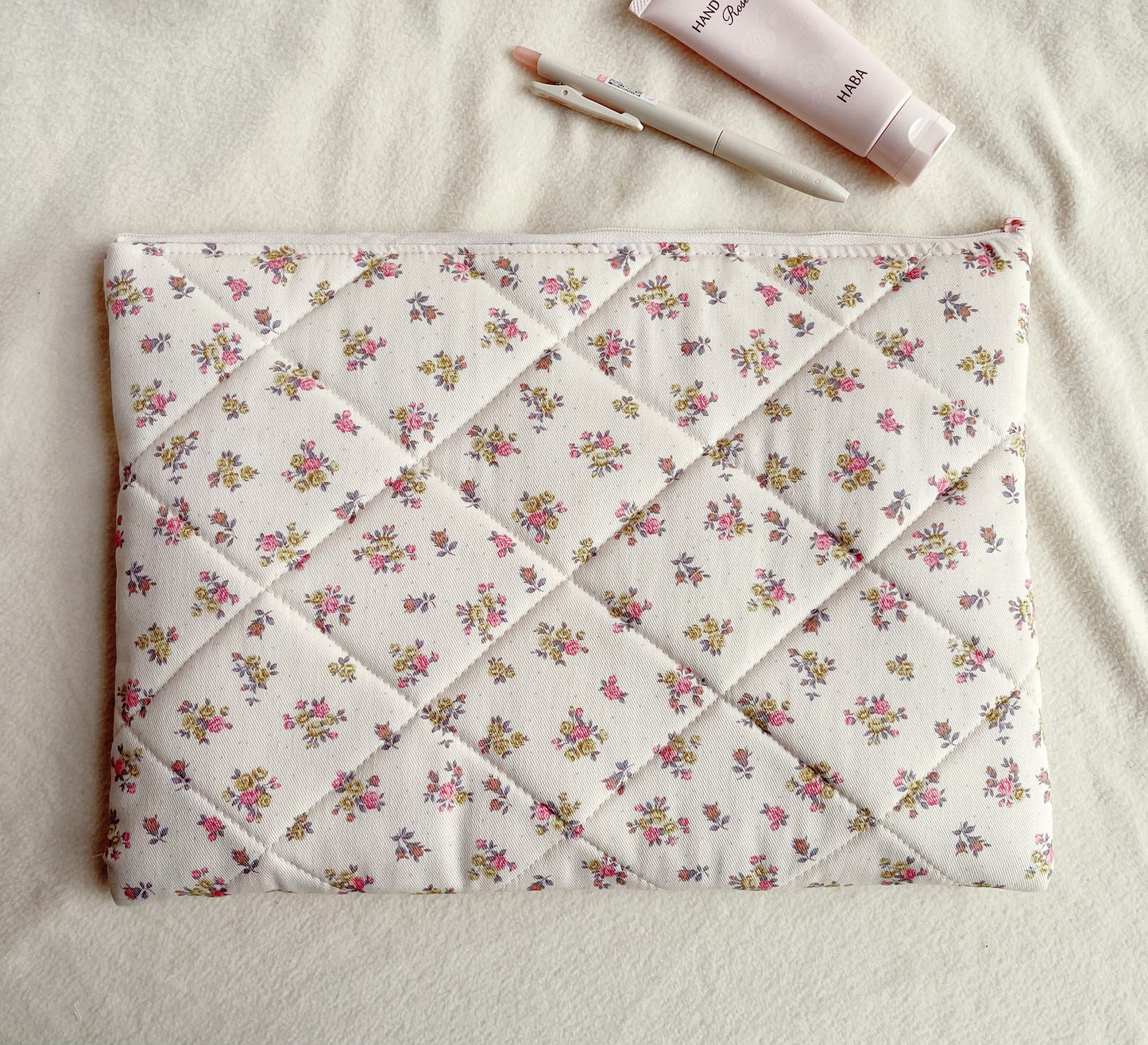 Handmade quilted Laptop Sleeve, Quilted iPad Pouch,Pink floral with pink lining laptop bag