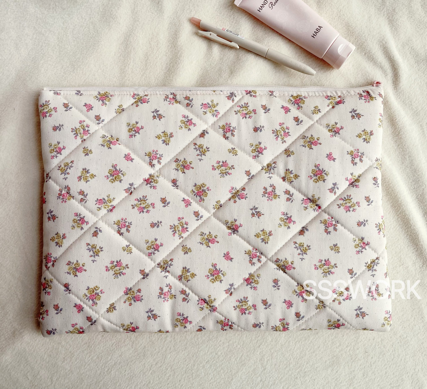 Handmade quilted Laptop Sleeve, Quilted iPad Pouch,Pink floral with pink lining laptop bag