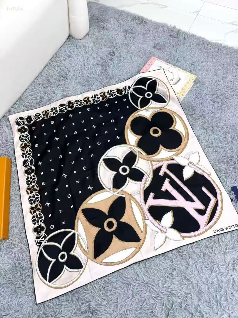 10 Styles of LV Silk Scarves (90×90cm)