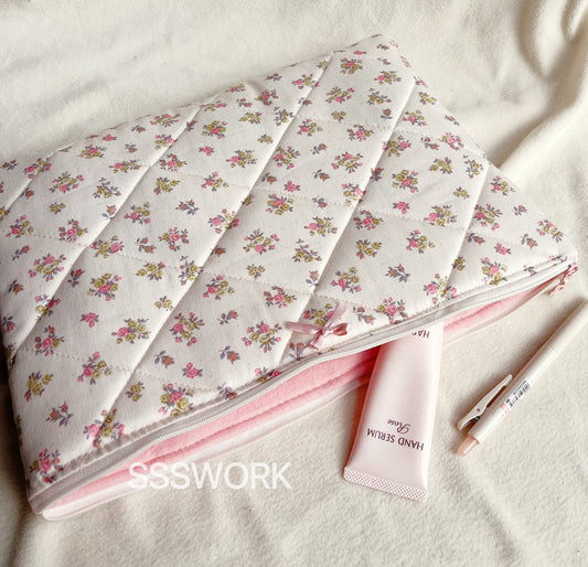 Handmade quilted Laptop Sleeve, Quilted iPad Pouch,Pink floral with pink lining laptop bag